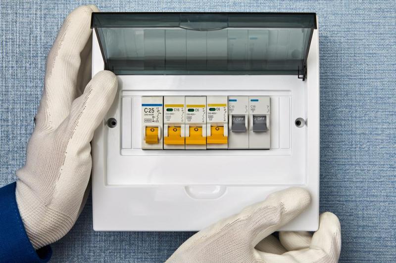 Maintenance &eacute;lectrique pr&eacute;ventive pour &eacute;viter les pannes co&ucirc;teuses